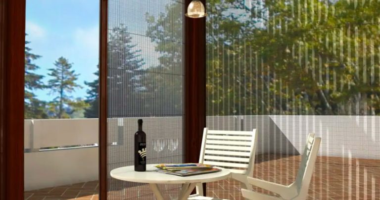 cam balkon sineklik